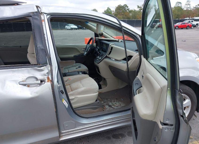Photo 5 of 2015 Toyota Sienna LE 8 PASSENGER (VIN 5TDKK3DC0FS624833)