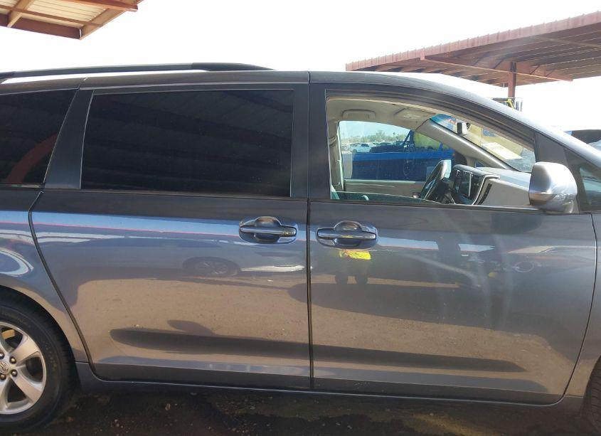 Photo 13 of 2015 Toyota Sienna LE 8 PASSENGER (VIN 5TDKK3DC0FS629384)