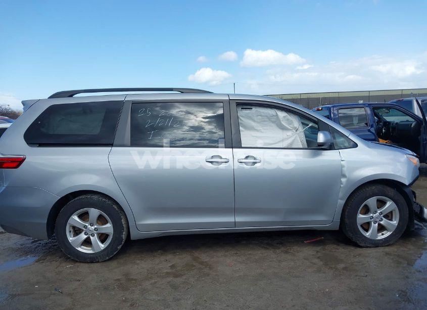 Photo 14 of 2015 Toyota Sienna LE 8 PASSENGER (VIN 5TDKK3DC0FS663213)