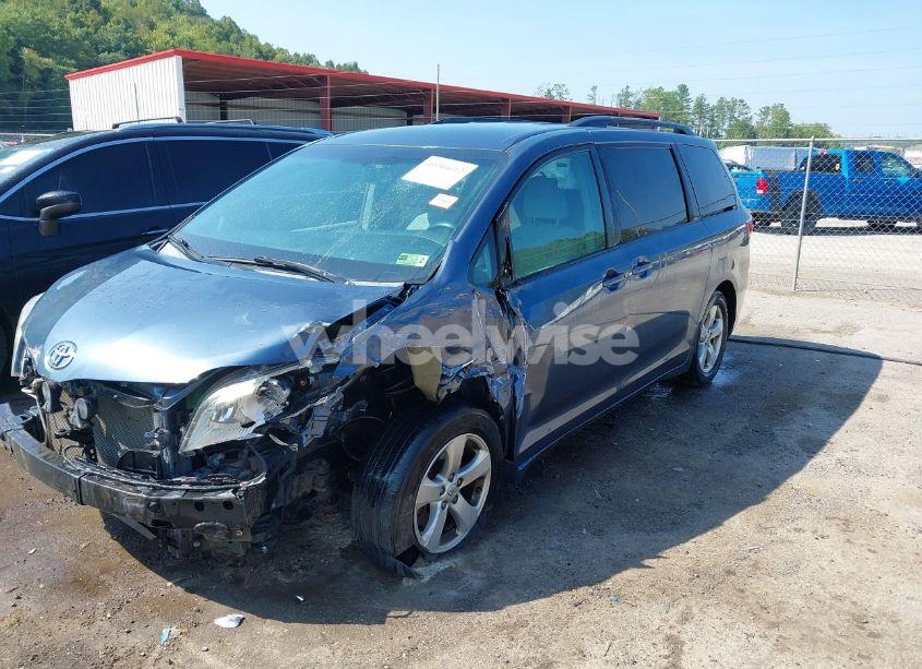 Photo 2 of 2015 Toyota Sienna LE 8 PASSENGER (VIN 5TDKK3DC0FS667195)