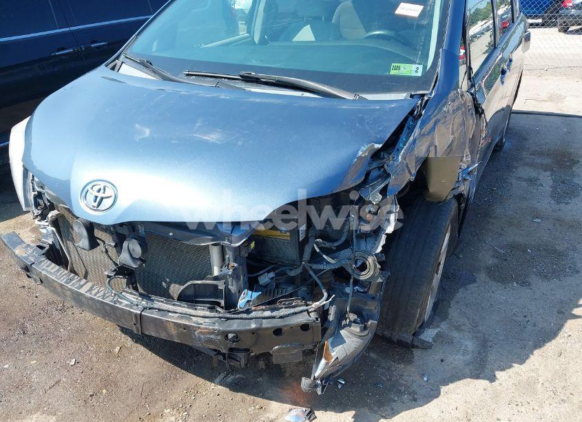 Photo 6 of 2015 Toyota Sienna LE 8 PASSENGER (VIN 5TDKK3DC0FS667195)