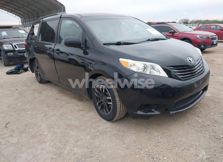 2015 Toyota Sienna LE 8 PASSENGER (VIN 5TDKK3DC0FS677614) main photo