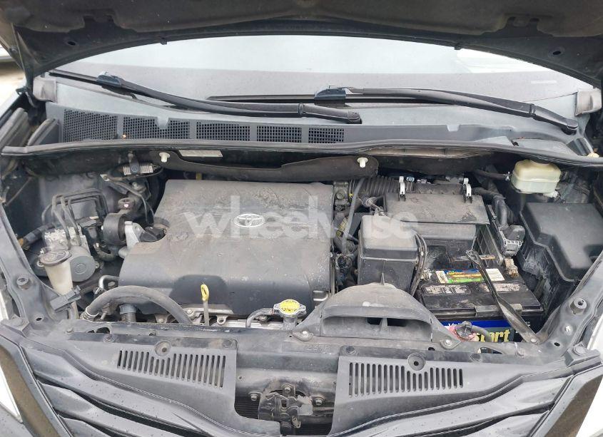 Photo 10 of 2015 Toyota Sienna LE 8 PASSENGER (VIN 5TDKK3DC0FS677614)