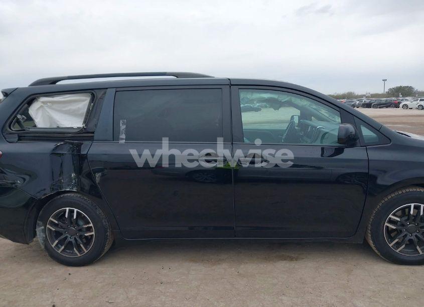 Photo 13 of 2015 Toyota Sienna LE 8 PASSENGER (VIN 5TDKK3DC0FS677614)