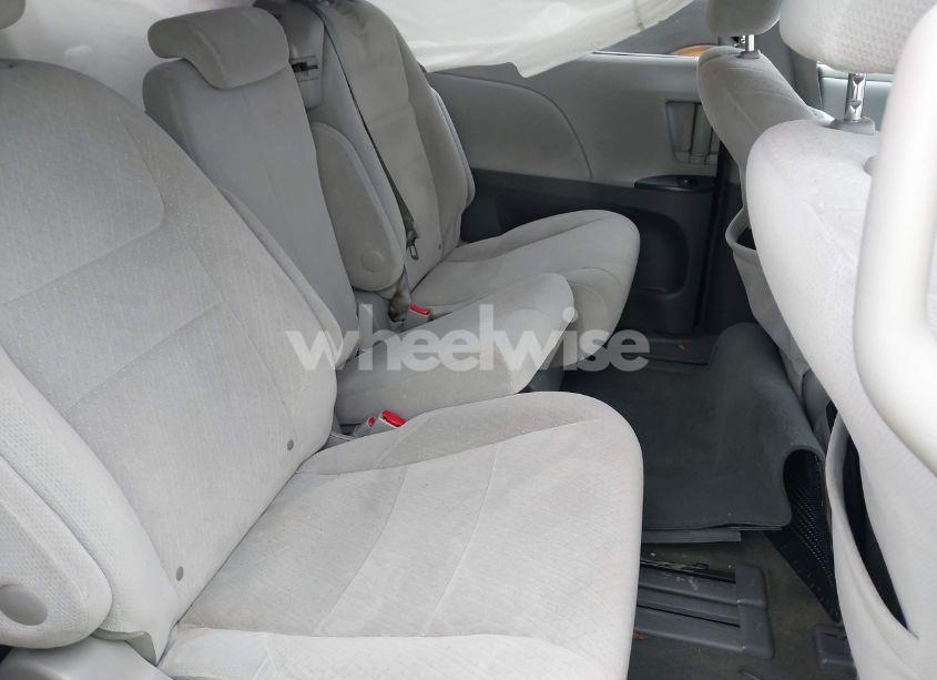 Photo 8 of 2015 Toyota Sienna LE 8 PASSENGER (VIN 5TDKK3DC0FS677614)