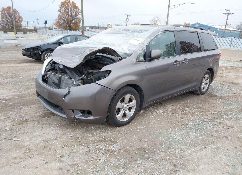 Photo 2 of 2015 Toyota Sienna LE 8 PASSENGER (VIN 5TDKK3DC0FS680156)