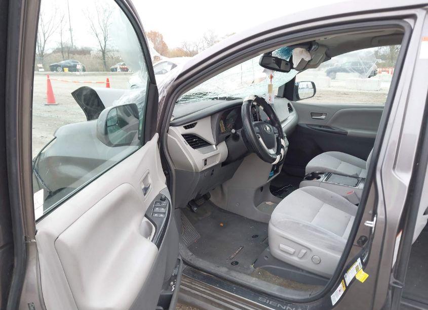 Photo 5 of 2015 Toyota Sienna LE 8 PASSENGER (VIN 5TDKK3DC0FS680156)