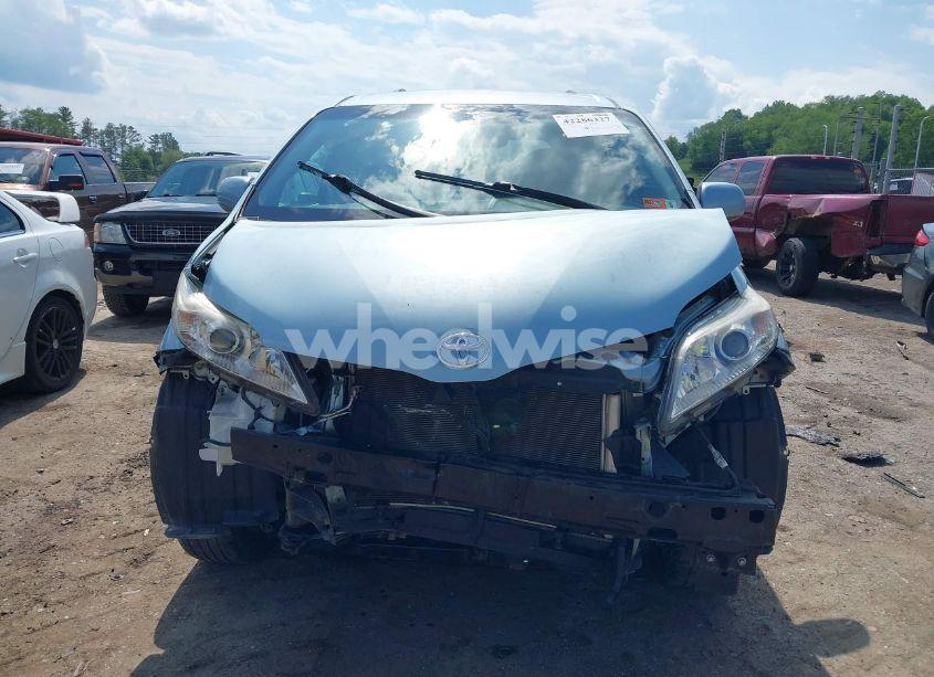 Photo 13 of 2015 Toyota Sienna LE 7 PASSENGER (VIN 5TDKK3DC0FS682828)