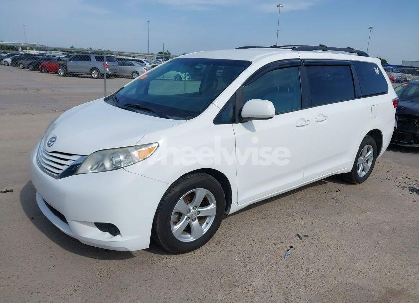 Photo 2 of 2016 Toyota Sienna LE 8 PASSENGER (VIN 5TDKK3DC0GS707292)