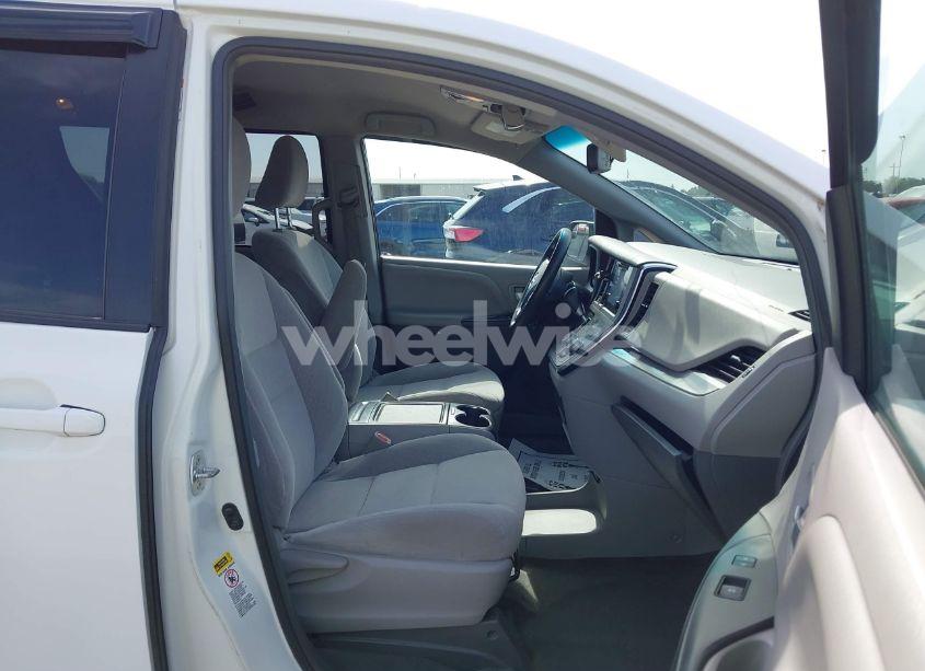 Photo 5 of 2016 Toyota Sienna LE 8 PASSENGER (VIN 5TDKK3DC0GS707292)