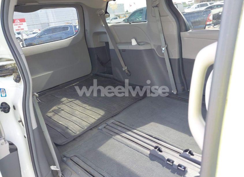 Photo 8 of 2016 Toyota Sienna LE 8 PASSENGER (VIN 5TDKK3DC0GS707292)