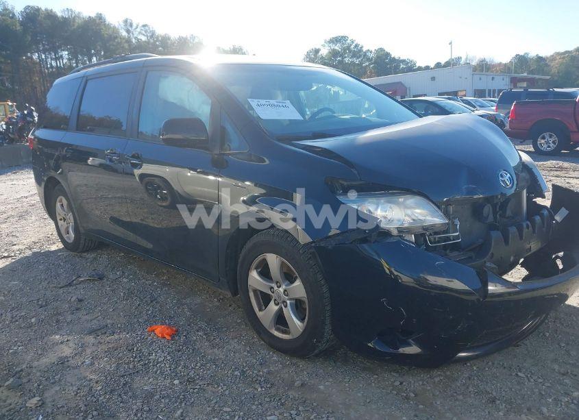 2016 Toyota Sienna LE 8 PASSENGER (VIN 5TDKK3DC0GS723590) main photo
