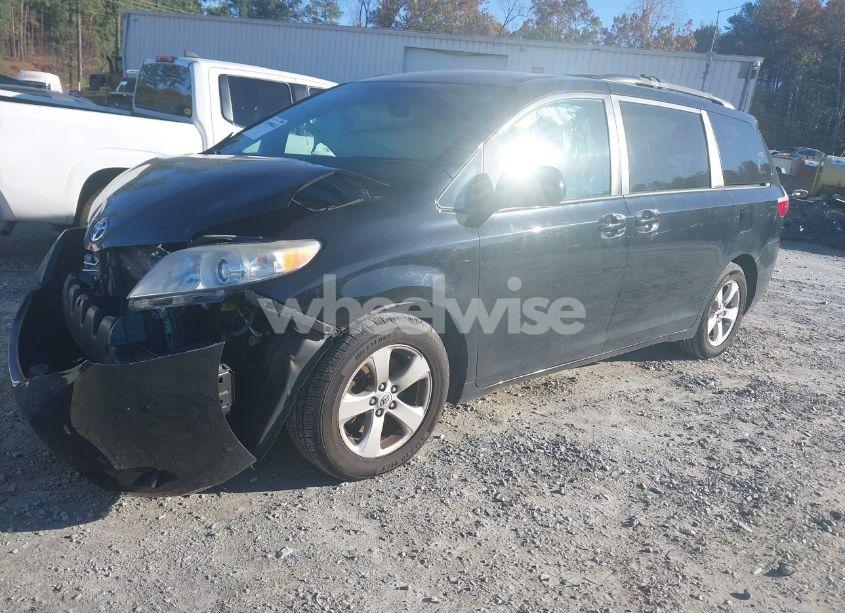 Photo 2 of 2016 Toyota Sienna LE 8 PASSENGER (VIN 5TDKK3DC0GS723590)