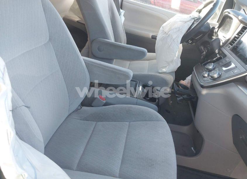 Photo 5 of 2016 Toyota Sienna LE 8 PASSENGER (VIN 5TDKK3DC0GS723590)