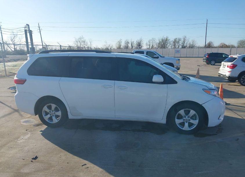Photo 14 of 2016 Toyota Sienna LE 8 PASSENGER (VIN 5TDKK3DC0GS740437)