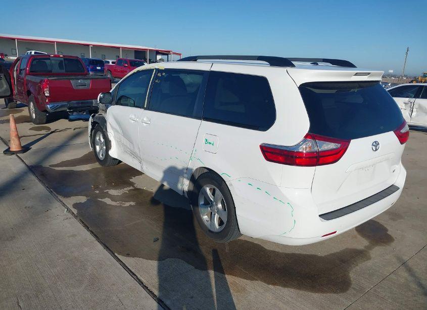 Photo 3 of 2016 Toyota Sienna LE 8 PASSENGER (VIN 5TDKK3DC0GS740437)