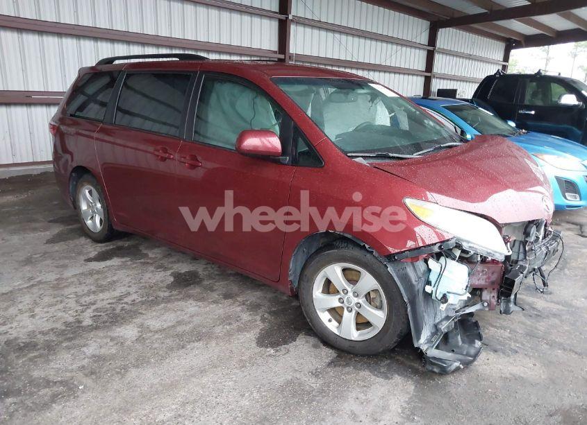 2016 Toyota Sienna LE 8 PASSENGER (VIN 5TDKK3DC0GS760526) main photo