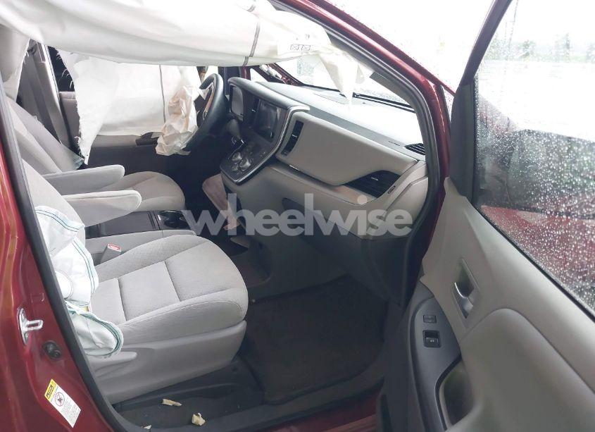 Photo 5 of 2016 Toyota Sienna LE 8 PASSENGER (VIN 5TDKK3DC0GS760526)