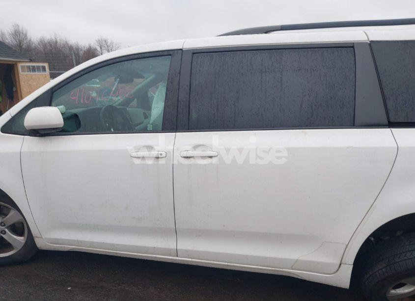 Photo 15 of 2016 Toyota Sienna LE 8 PASSENGER (VIN 5TDKK3DC0GS764513)