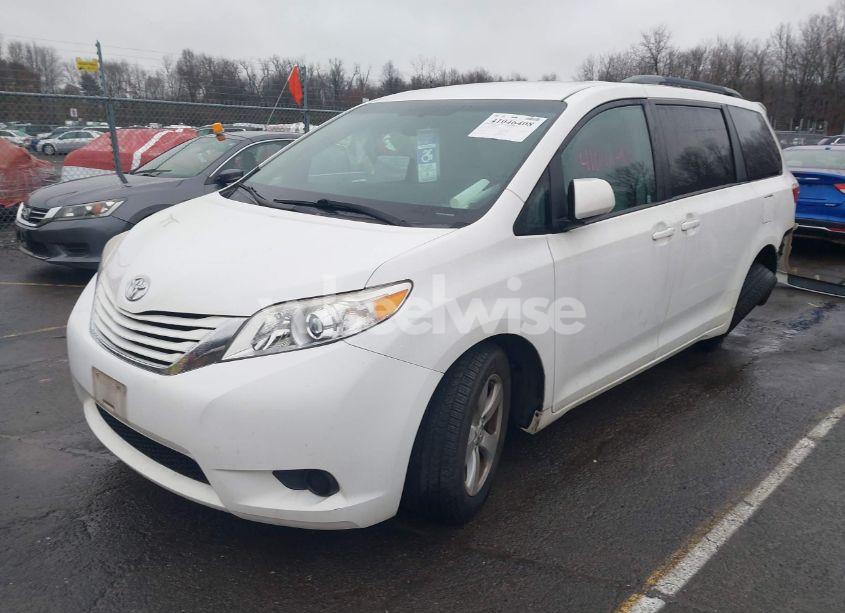 Photo 2 of 2016 Toyota Sienna LE 8 PASSENGER (VIN 5TDKK3DC0GS764513)