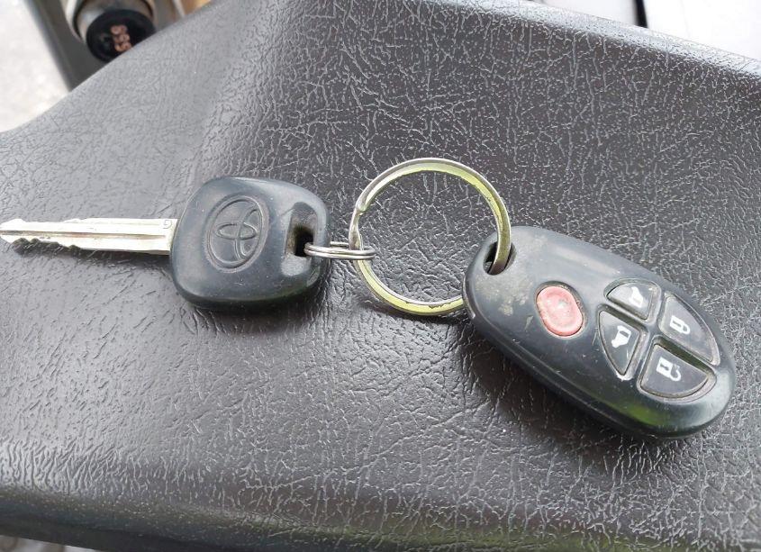 Photo 11 of 2011 Toyota Sienna LE V6 (VIN 5TDKK3DC1BS003515)