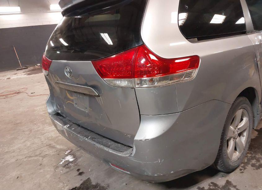 Photo 20 of 2011 Toyota Sienna LE V6 (VIN 5TDKK3DC1BS003515)