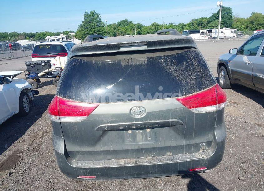 Photo 16 of 2011 Toyota Sienna LE V6 (VIN 5TDKK3DC1BS016524)