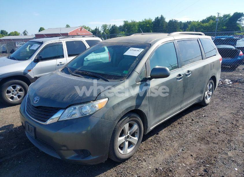 Photo 2 of 2011 Toyota Sienna LE V6 (VIN 5TDKK3DC1BS016524)