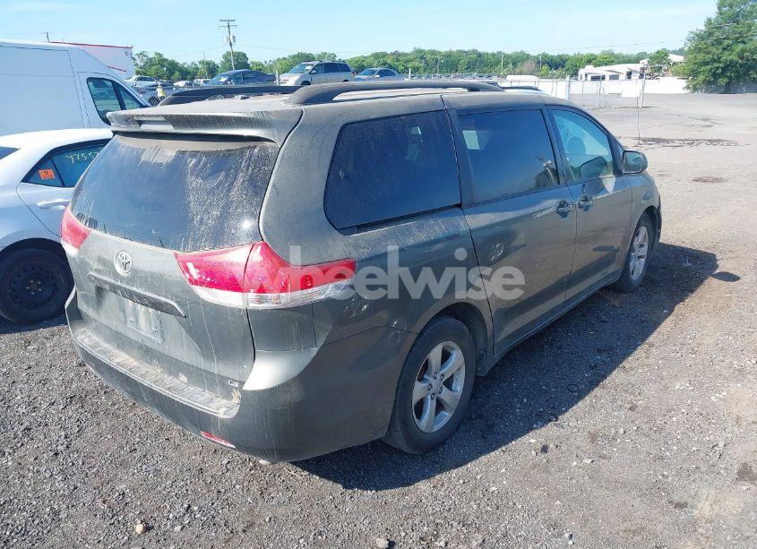 Photo 4 of 2011 Toyota Sienna LE V6 (VIN 5TDKK3DC1BS016524)