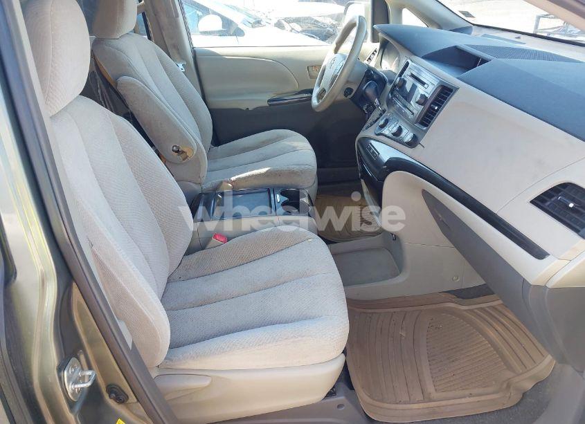 Photo 5 of 2011 Toyota Sienna LE V6 (VIN 5TDKK3DC1BS016524)