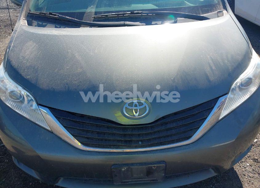 Photo 6 of 2011 Toyota Sienna LE V6 (VIN 5TDKK3DC1BS016524)