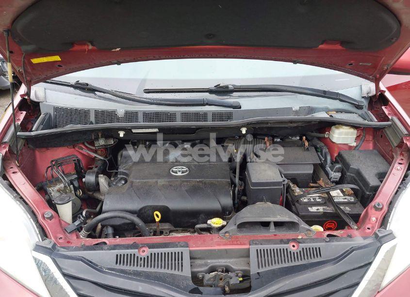 Photo 10 of 2011 Toyota Sienna LE V6 (VIN 5TDKK3DC1BS023229)