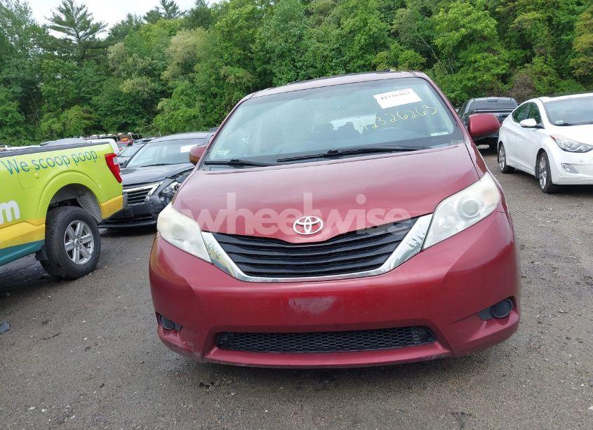 Photo 12 of 2011 Toyota Sienna LE V6 (VIN 5TDKK3DC1BS023229)