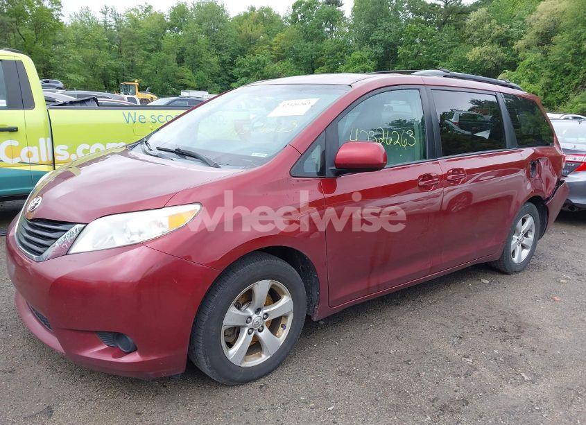 Photo 2 of 2011 Toyota Sienna LE V6 (VIN 5TDKK3DC1BS023229)