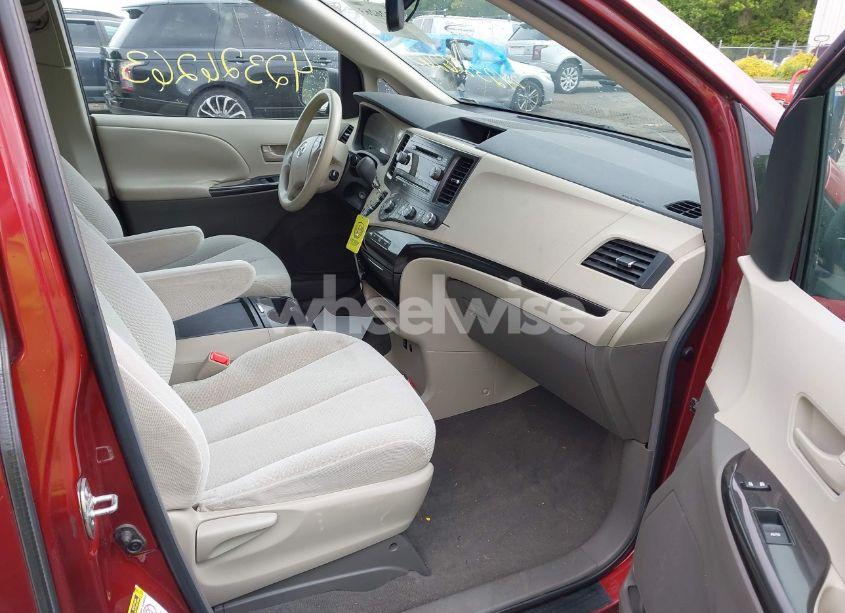 Photo 5 of 2011 Toyota Sienna LE V6 (VIN 5TDKK3DC1BS023229)