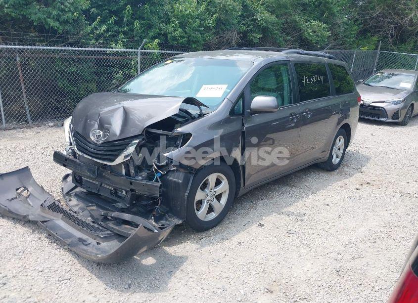 Photo 15 of 2011 Toyota Sienna LE V6 (VIN 5TDKK3DC1BS045280)