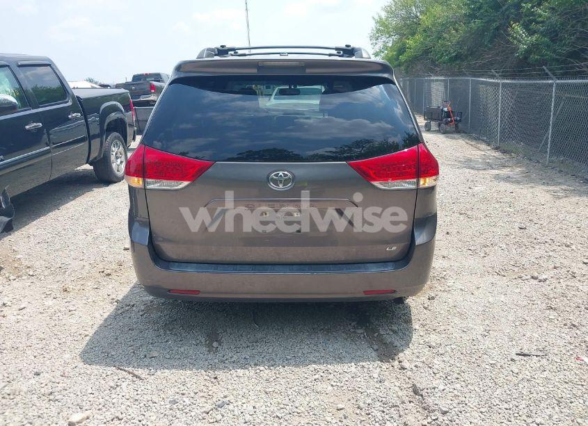 Photo 17 of 2011 Toyota Sienna LE V6 (VIN 5TDKK3DC1BS045280)