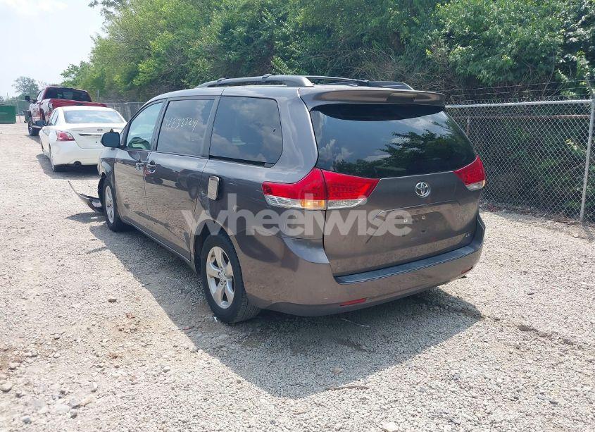 Photo 3 of 2011 Toyota Sienna LE V6 (VIN 5TDKK3DC1BS045280)