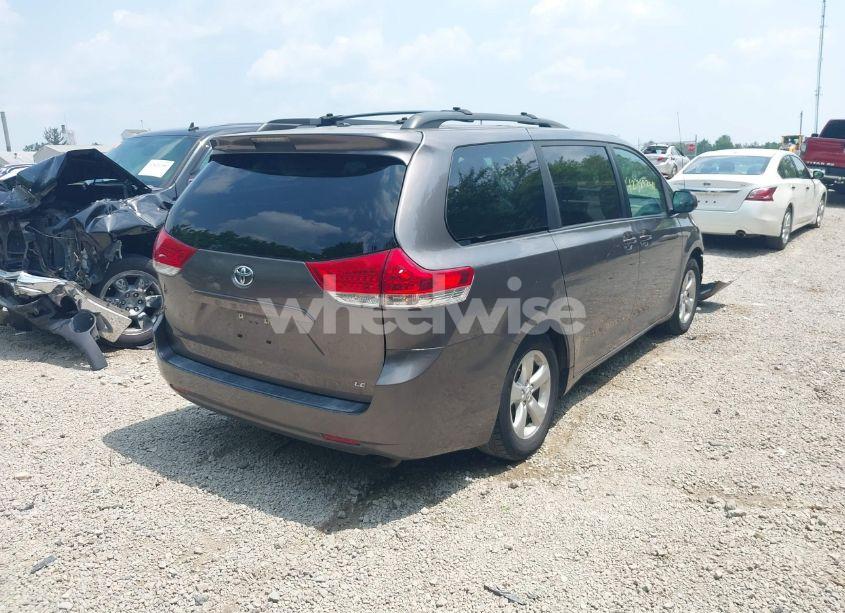 Photo 4 of 2011 Toyota Sienna LE V6 (VIN 5TDKK3DC1BS045280)
