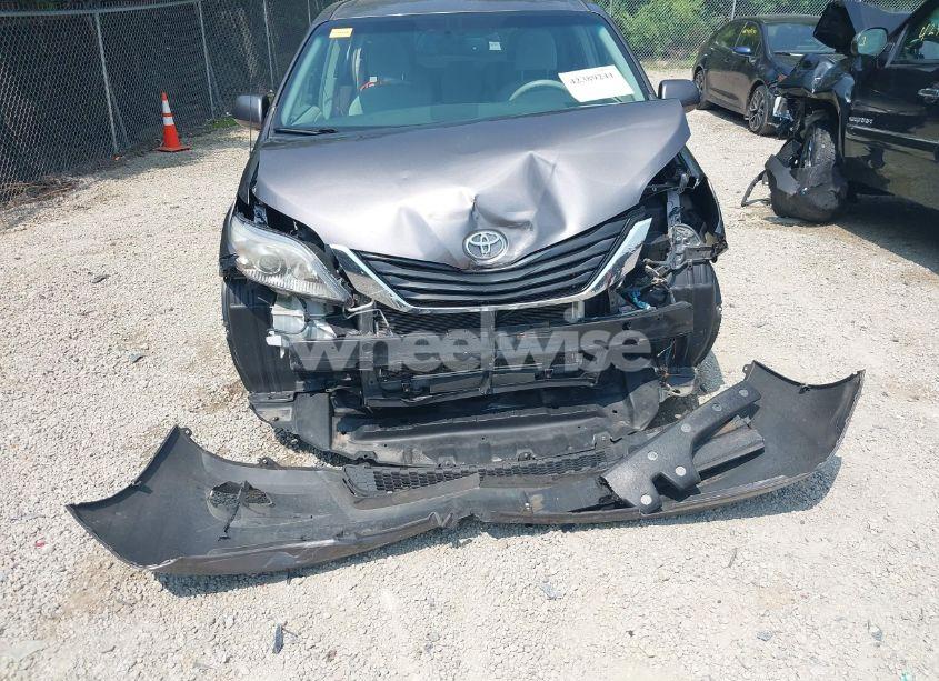 Photo 6 of 2011 Toyota Sienna LE V6 (VIN 5TDKK3DC1BS045280)