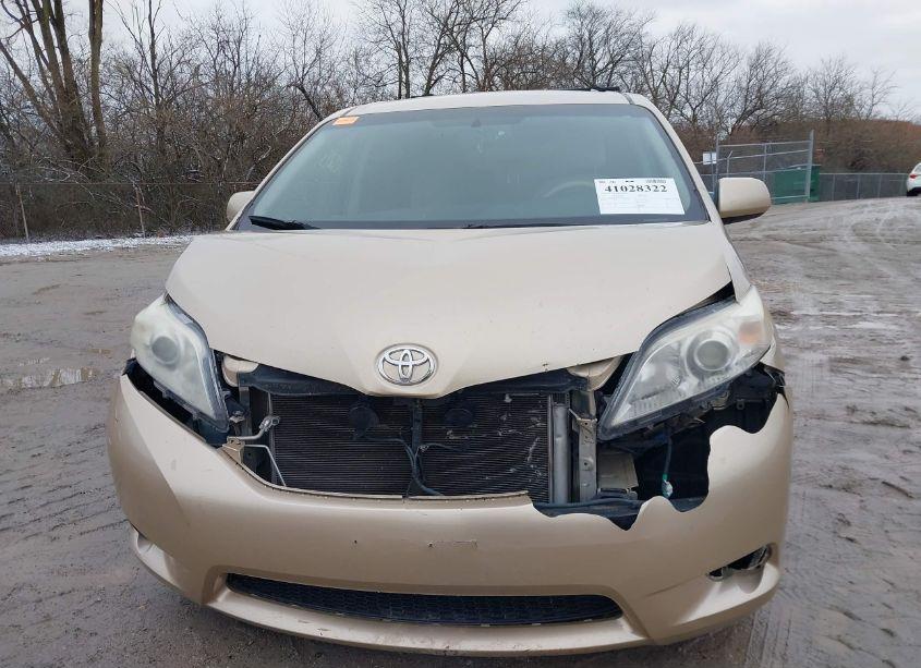 Photo 12 of 2011 Toyota Sienna LE V6 (VIN 5TDKK3DC1BS047966)