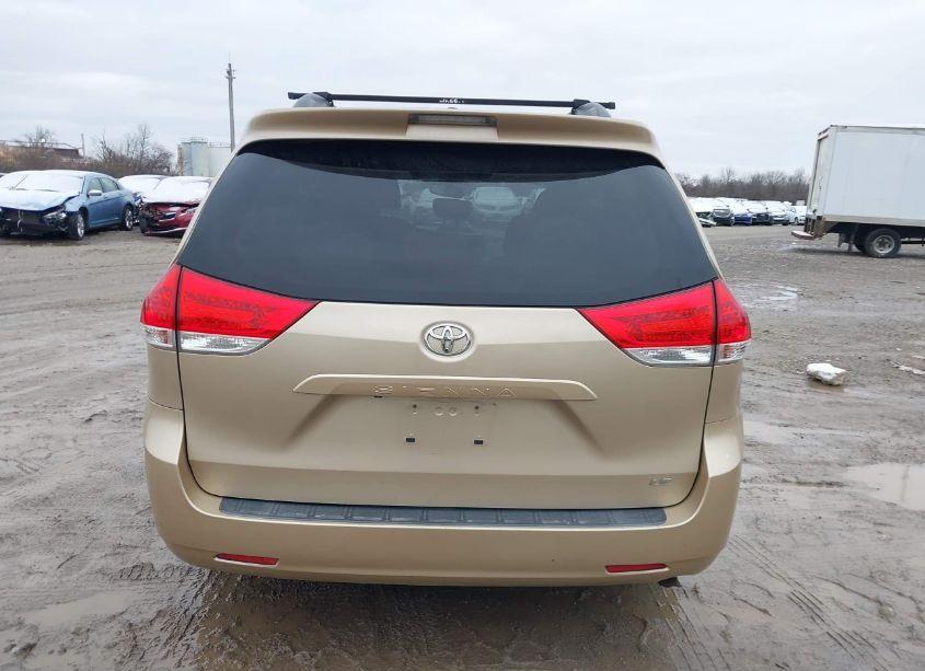 Photo 16 of 2011 Toyota Sienna LE V6 (VIN 5TDKK3DC1BS047966)