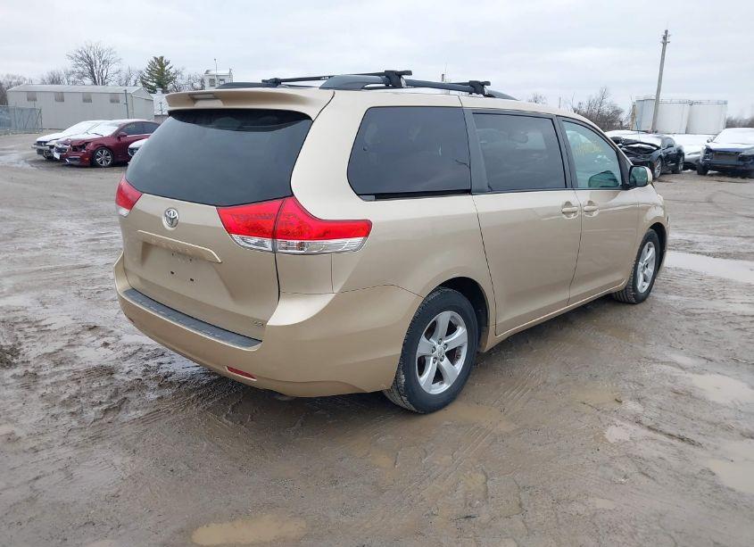 Photo 4 of 2011 Toyota Sienna LE V6 (VIN 5TDKK3DC1BS047966)