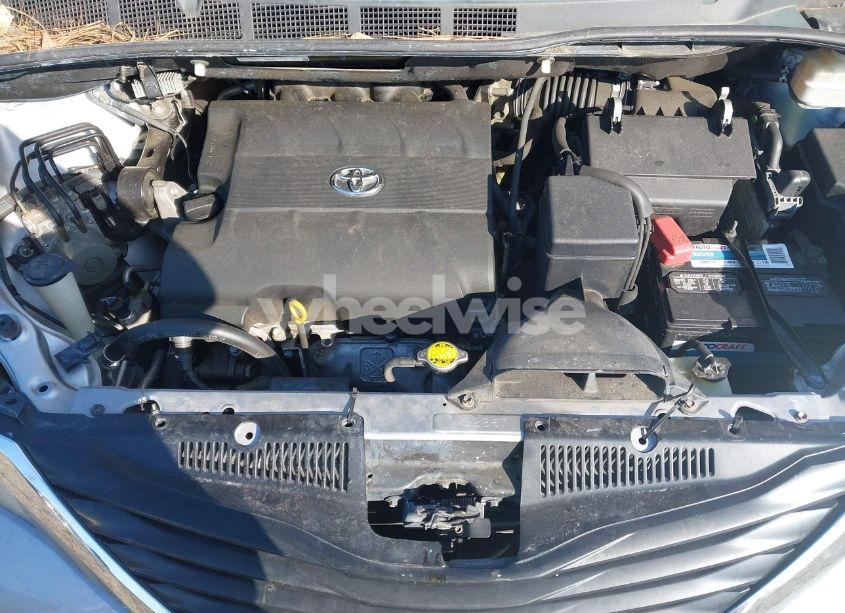 Photo 10 of 2011 Toyota Sienna LE V6 (VIN 5TDKK3DC1BS103307)