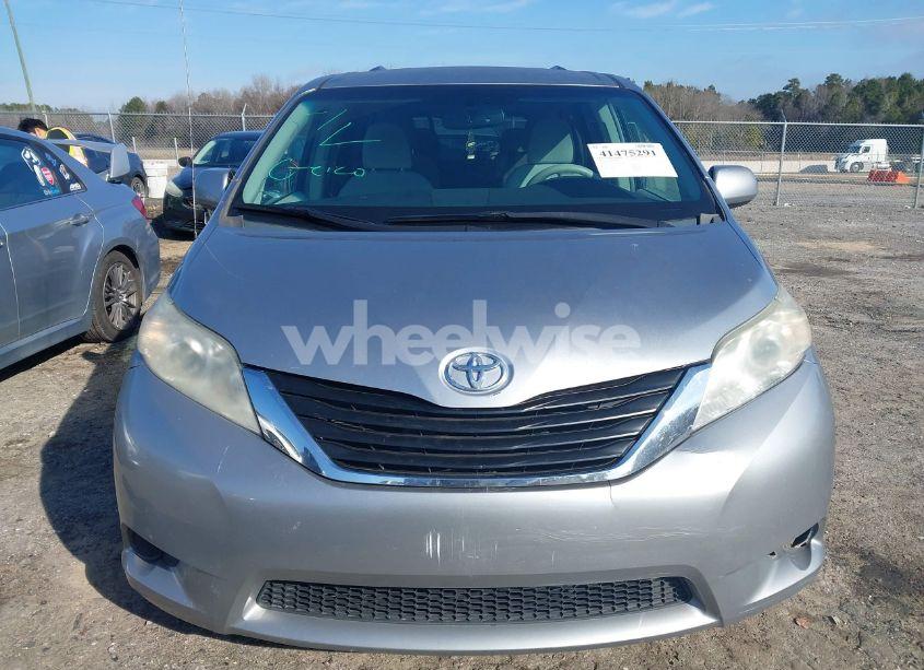 Photo 12 of 2011 Toyota Sienna LE V6 (VIN 5TDKK3DC1BS103307)