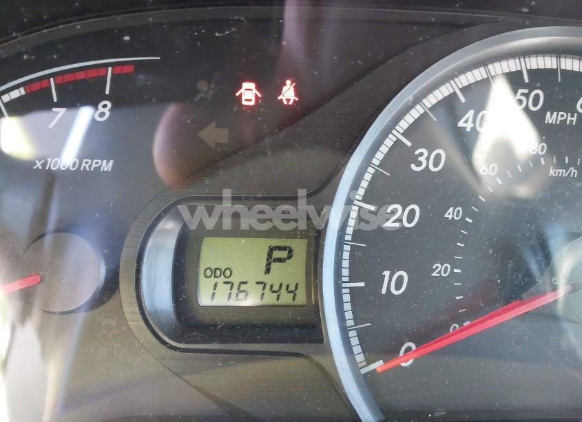 Photo 15 of 2011 Toyota Sienna LE V6 (VIN 5TDKK3DC1BS103307)