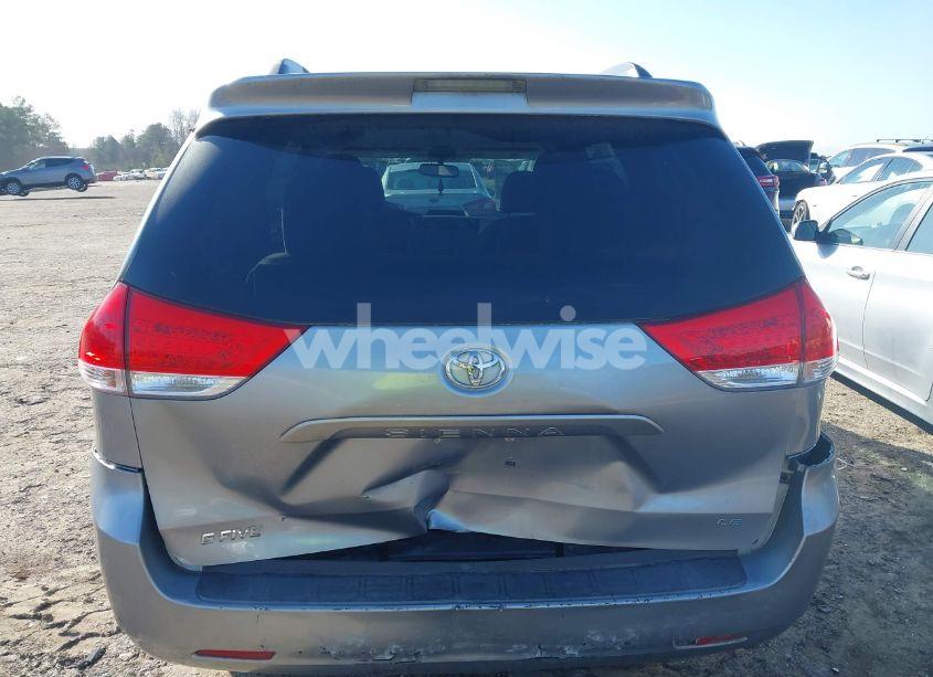 Photo 16 of 2011 Toyota Sienna LE V6 (VIN 5TDKK3DC1BS103307)