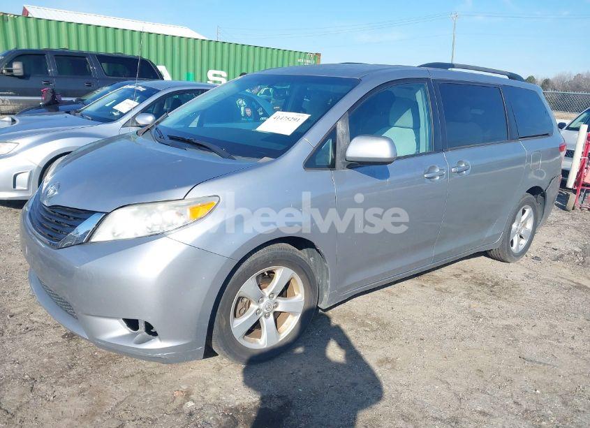 Photo 2 of 2011 Toyota Sienna LE V6 (VIN 5TDKK3DC1BS103307)