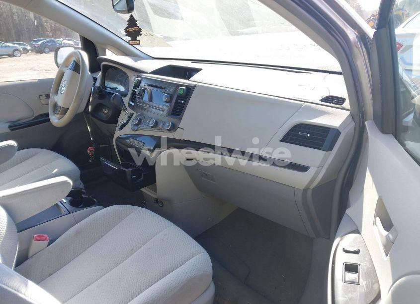 Photo 5 of 2011 Toyota Sienna LE V6 (VIN 5TDKK3DC1BS103307)