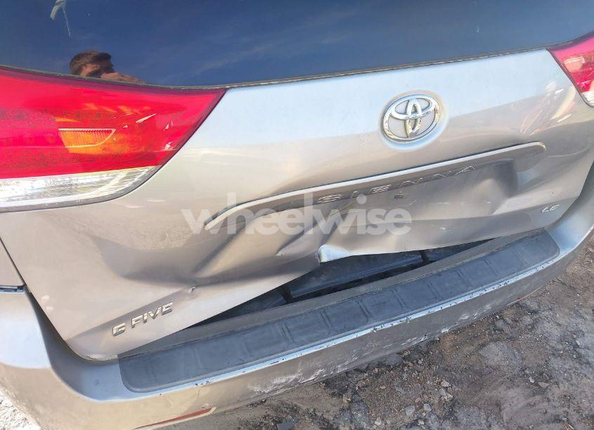 Photo 6 of 2011 Toyota Sienna LE V6 (VIN 5TDKK3DC1BS103307)